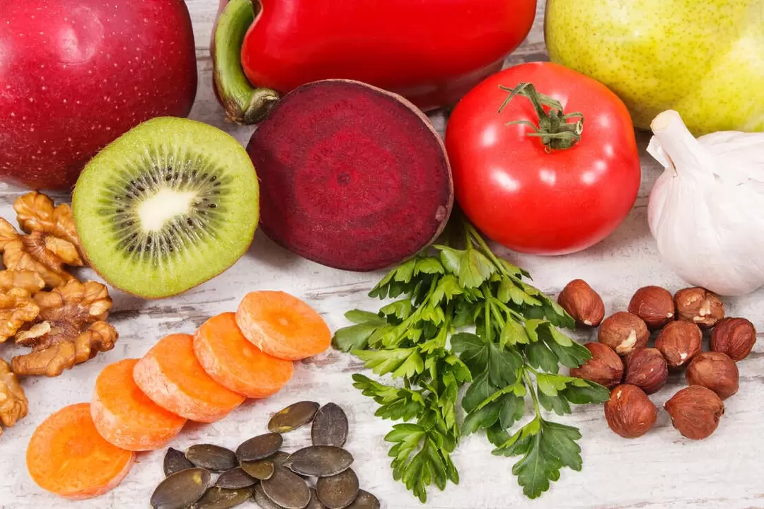 Sergančiųjų podagra dieta apima įvairias daržoves ir vaisius